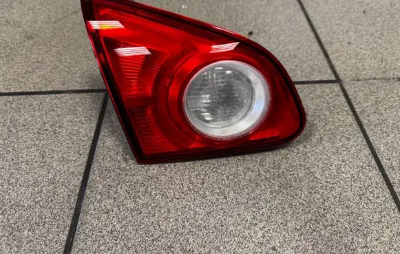 Tailgate rear/tail lights