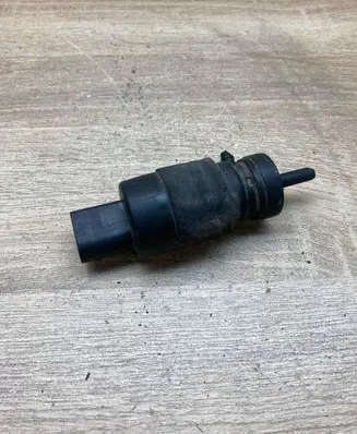 Audi A6 S6 C5 4B Windscreen/windshield washer pump 1J5955651 VD4