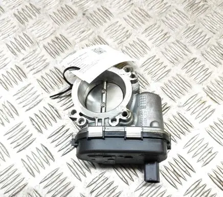 Volkswagen Golf VIII Throttle valve 04E133062T