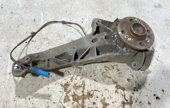 Mini One - Cooper Coupe R56 Rear wheel hub spindle/knuckle 