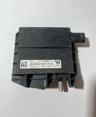Mercedes-Benz C W205 Battery relay fuse A0009061505 1110055