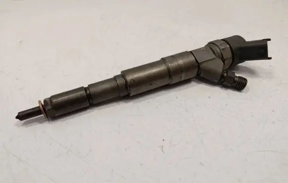 BMW 7 E38 Fuel injector 2354000 13532354000 13537785438
