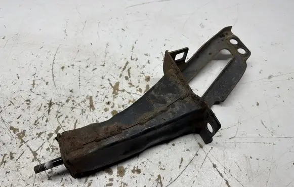 Volvo XC70 Radiator support slam panel bracket 