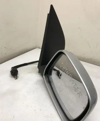 Nissan Pathfinder R50 Front door electric wing mirror