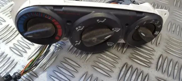 Ford Focus Climate control unit 98ab18c419ae 98ab-18c419-ae
