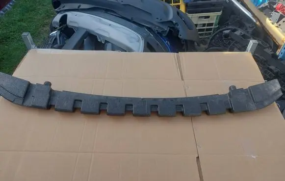 Nissan Qashqai J12 Front bumper foam support bar 620916UA0A