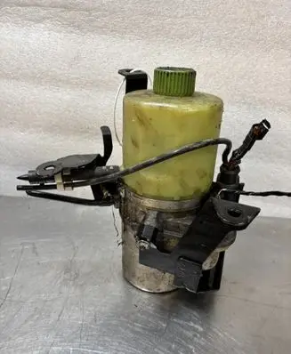 Skoda Fabia Mk2 (5J) Power steering pump 6R0423156B