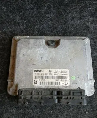 Opel Zafira A Engine control unit/module 0281010268