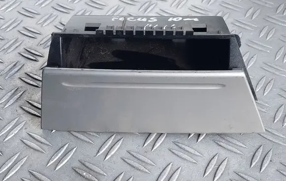 Ford Focus Car ashtray 8M51A044J53BA 18820020 10122009
