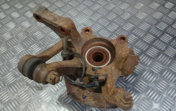 Nissan X-Trail T31 Front wheel hub spindle knuckle