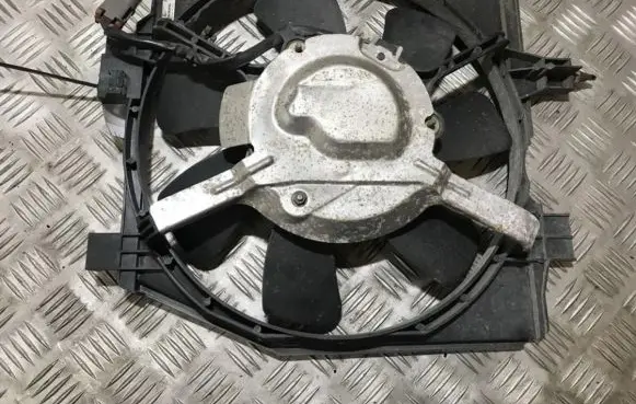 Mazda Premacy Radiator cooling fan shroud