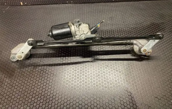 Hyundai Santa Fe Front wiper linkage and motor 981102B000 035418070