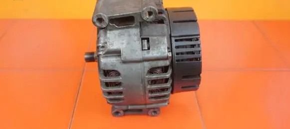Audi A4 S4 B7 8E 8H Generator/alternator 06D903016A 16MB8