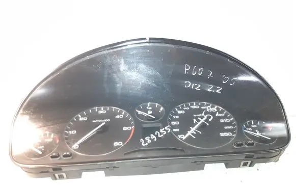 Peugeot 607 Speedometer (instrument cluster) 81115607