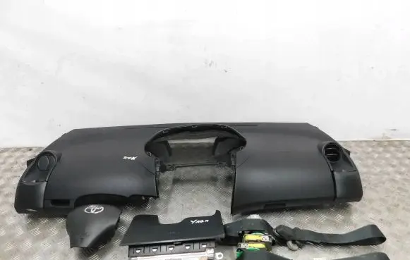Toyota Yaris Airbag set with panel 