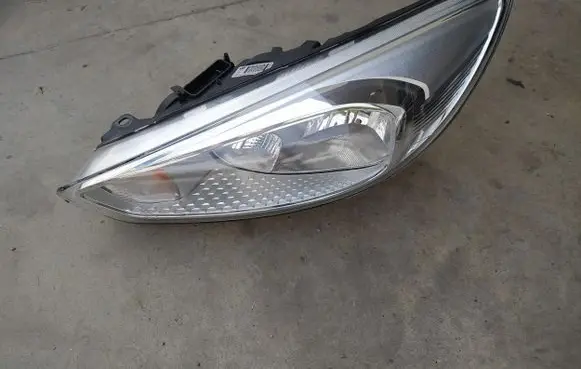 Ford Focus Headlight/headlamp