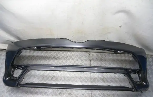 Toyota Avensis T270 Front bumper