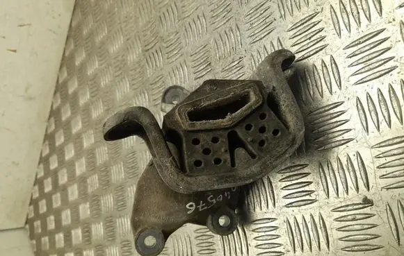 Volkswagen Transporter - Caravelle T6 Engine mount bracket 7E0699151B