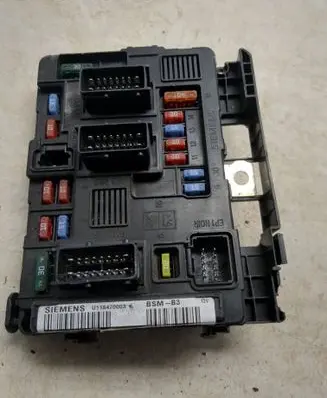 Citroen C4 I Picasso Fuse module U118470003 557434316 9650618480