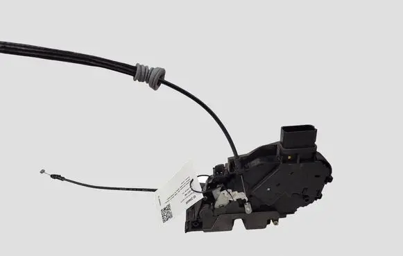 Volvo S40 Front door lock 30699154