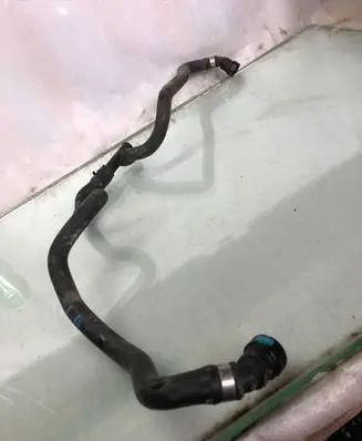 Volvo XC60 Engine coolant pipe/hose 32263990
