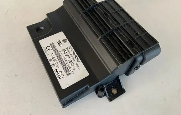Audi Q7 4L Power management control unit 4F0907280D 4F0910280