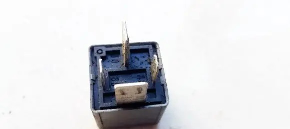 Audi A6 S6 C4 4A Other relay 8D0951253