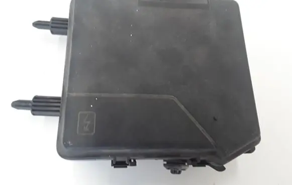 Renault Latitude (L70) Fuse module 284B10001R