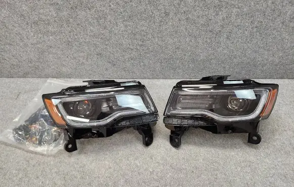 Jeep Grand Cherokee Headlights/headlamps set YAADQ050814
