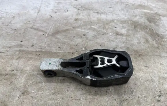Peugeot 308 Engine mount bracket 9811786680 23283045414