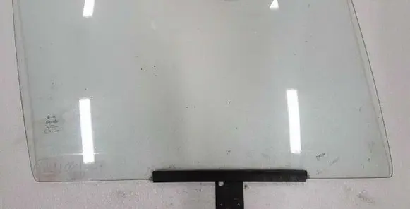 Volkswagen Golf I Front door window/glass (coupe) 173