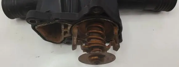 BMW 3 E36 Thermostat housing 