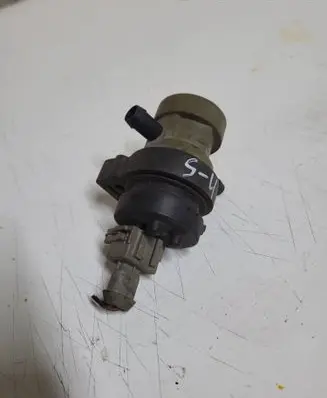 Mercedes-Benz C W202 Turbo solenoid valve 0004701993