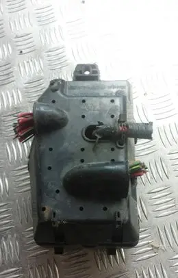 Ford Mondeo Mk III Fuse module 71543256