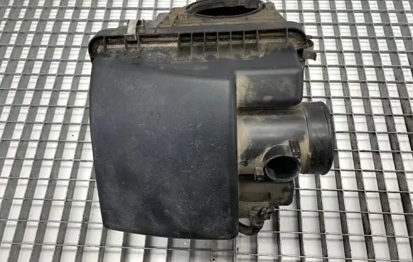 Mazda CX-9 Air filter box PY8W133AX