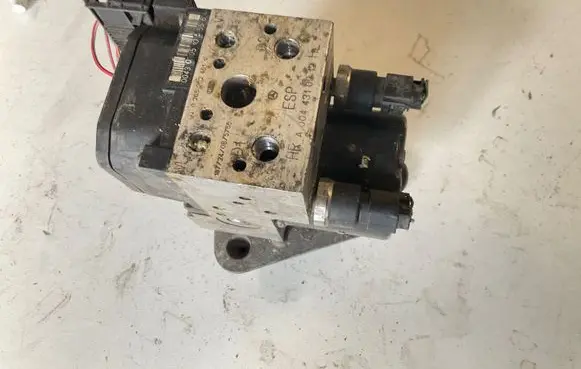 Mercedes-Benz A W168 ABS Pump A0044310912 0265800464