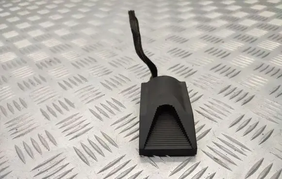 Windshield/windscreen camera