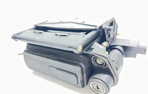 Mercedes-Benz S W220 Tailgate trunk handle 2208000775