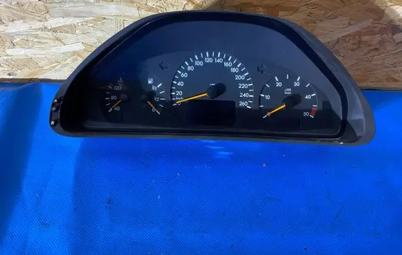 Mercedes-Benz E W210 Speedometer (instrument cluster) A2105402811