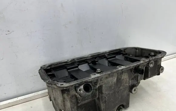 Opel Astra J Oil sump 55575128