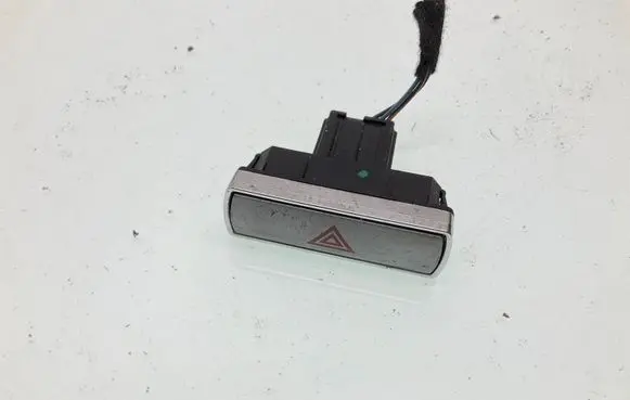 Ford Mondeo Mk III Hazard light switch 4S7T13A350AC 28072006 13A350AC