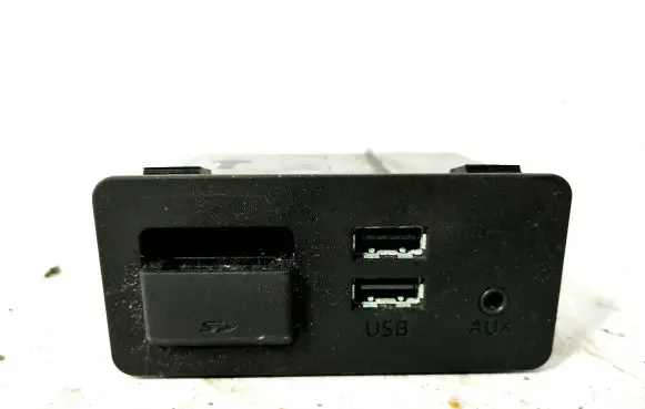 Mazda CX-3 USB socket connector D09H669U0