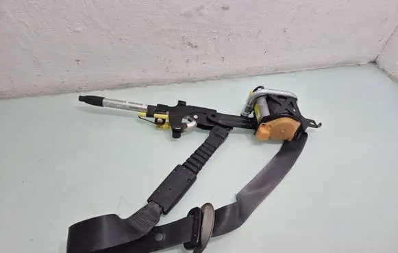 Honda Civic Front seatbelt 81850SMGE110M4
