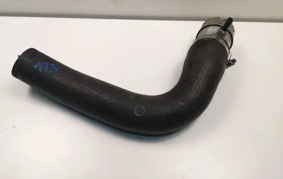 Volkswagen Golf VII Engine coolant pipe/hose