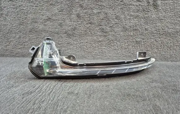 Audi A6 Allroad C7 Mirror indicator light 4G5949101B 4G5949101A