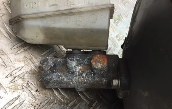 Renault Scenic I Master brake cylinder