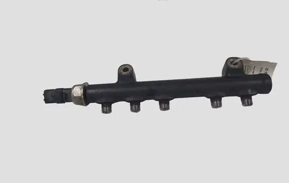 Volvo V40 Fuel main line pipe 9685297580