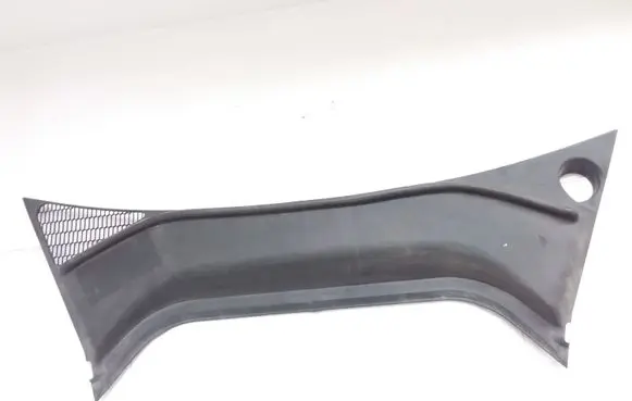 Tesla Model S Wiper trim 100632900D