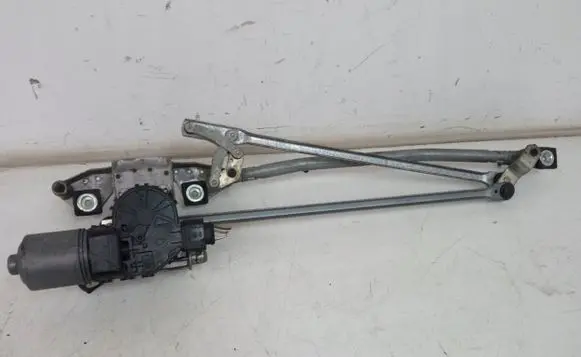 Front wiper linkage and motor