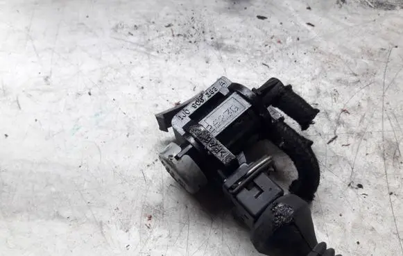 Skoda Octavia Mk2 (1Z) Vacuum valve 1J0906283A